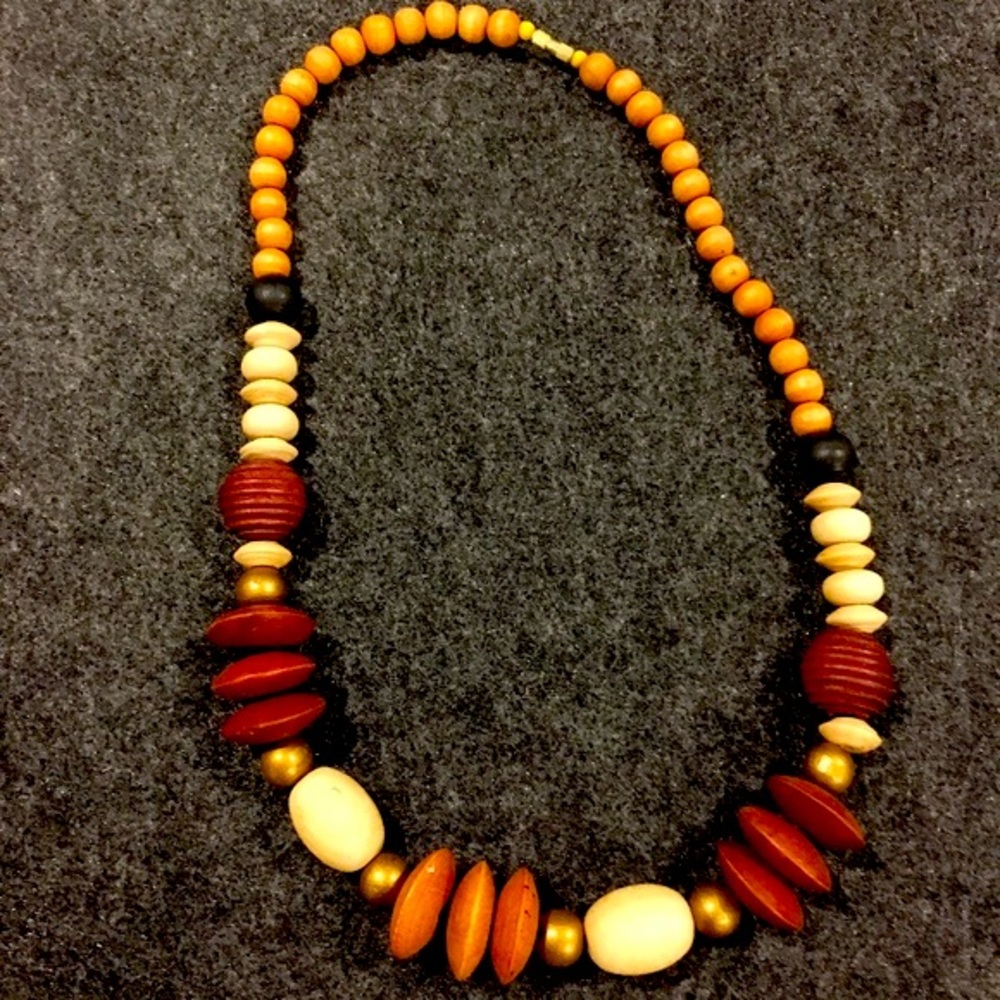 VINTAGE WOODEN NECKLACE, Wooden Beads, Screw Clasp, NEVER WORN , NWOT